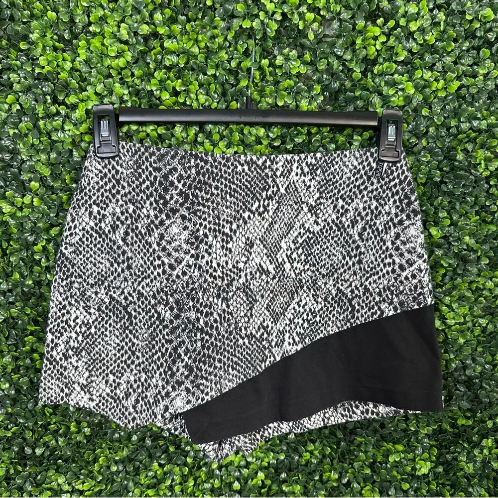 Topshop color block snake print‎ Mini Skort NWOT